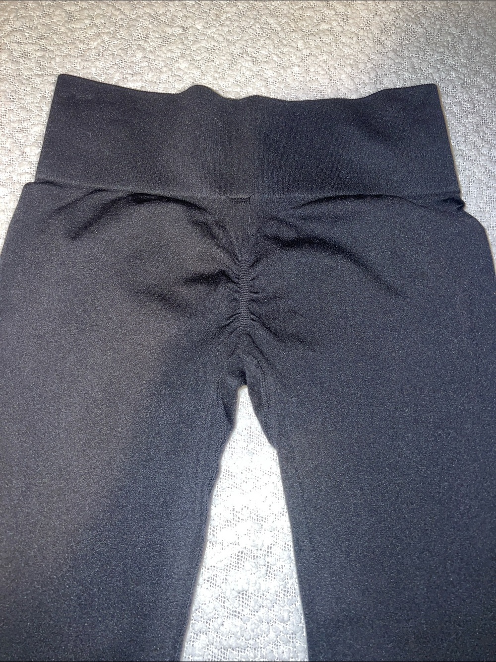 Civil Regime Black High-Rise Leggings with Pink Flame Rose Graphic - Picture 6 of 6
